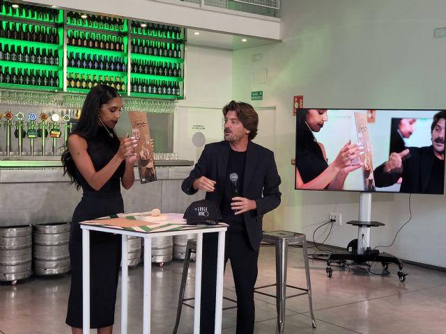 Una noche mágica de arte y solidaridad en la sala de catas de Estrella de Levante - 3, Foto 3