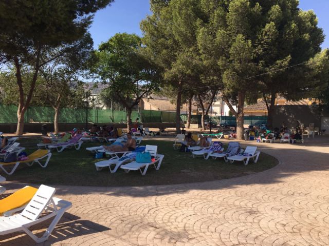 La piscina de verano, en plena actividad durante el mes de agosto, Foto 4