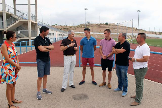 El director general de Deportes tiene un encuentro con los dos atletas de la Sociedad Atlética Nutribán - 3, Foto 3