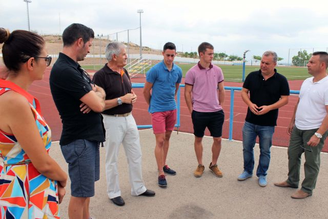El director general de Deportes tiene un encuentro con los dos atletas de la Sociedad Atlética Nutribán - 4, Foto 4