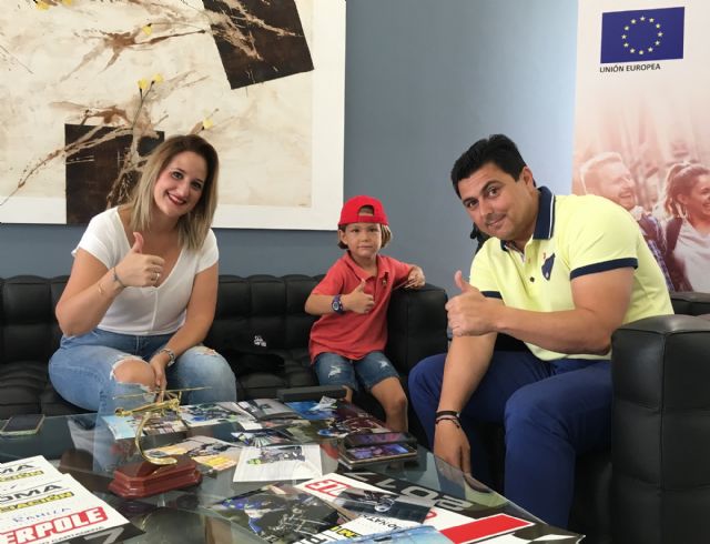 El alcalde recibió al niño de 5 años Jonathan Ramila, toda una promesa local del motoclismo - 1, Foto 1
