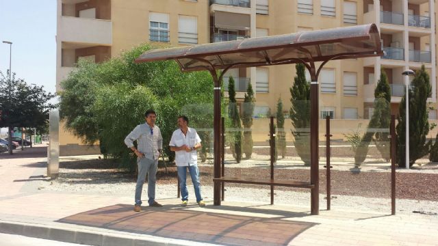 El Ayuntamiento instala nuevas marquesinas en el termino municipal - 1, Foto 1