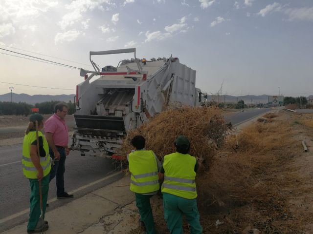El Ayuntamiento de Lorca inicia los trabajos de limpieza y acondicionamiento de ramblas y cunetas de todo el término municipal - 2, Foto 2