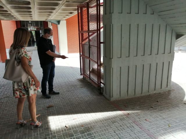 El colegio Saavedra Fajardo de Algezares mejora la estructura del edificio y reparará el pavimento del porche exterior - 1, Foto 1