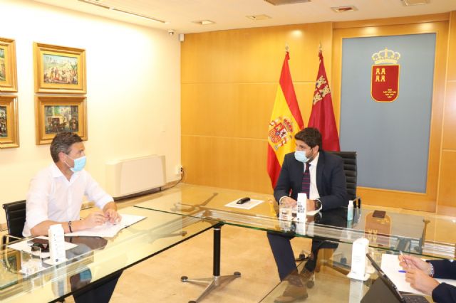 Foto de archivo de la reunión de la pasada semana del alcalde con el presidente de la Comunidad y el consejero de Presidencia y Hacienda, Foto 1