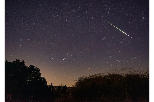 Estrella fugaz cerca de la constelación de Orión, Foto 1