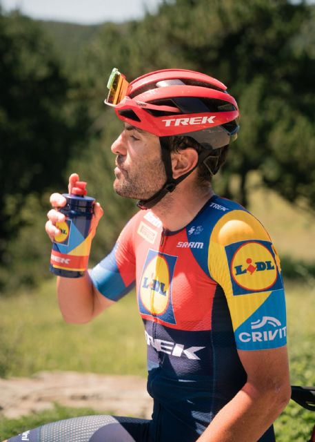 El equipo ciclista Lidl-Trek y CRIVIT anuncian su alianza para vestir a toda la plantilla fuera de las carreras y promover un estilo de vida activo - 2, Foto 2