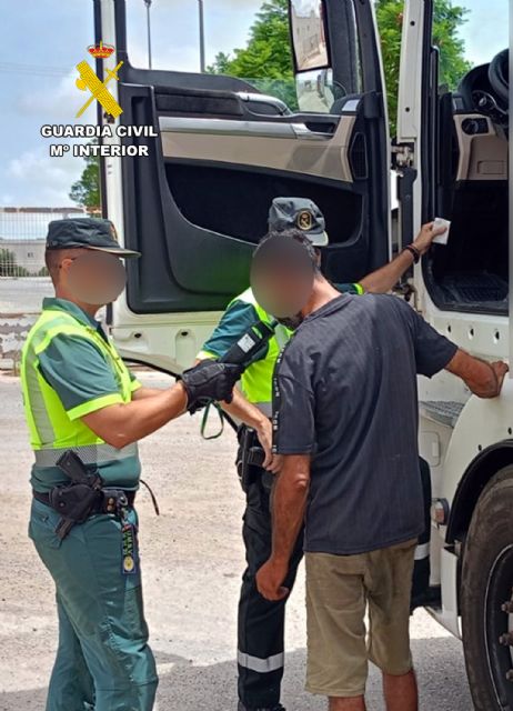 La Guardia Civil investiga a un conductor profesional por sextuplicar la tasa máxima de alcohol - 5, Foto 5