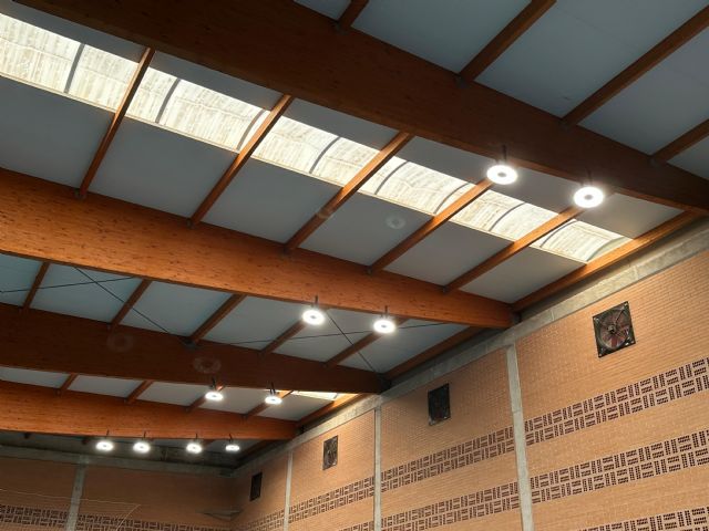 El Ayuntamiento de Murcia apuesta por el ahorro energético y mejora la iluminación del Pabellón del Esparragal con tecnología LED - 2, Foto 2