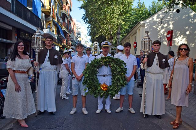 Desde Calatrava al Guadalquivir, la Virgen del Carmen navegó acompañada por fieles y marinos españoles en Sevilla - 3, Foto 3
