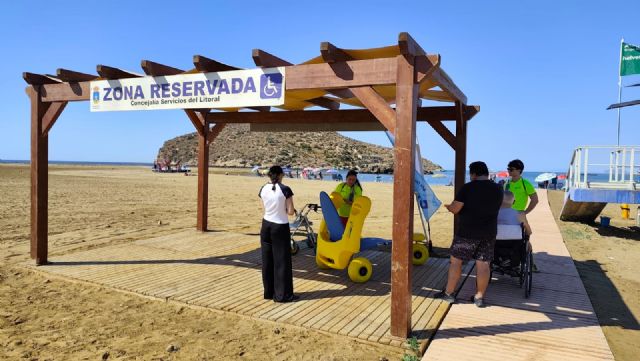 FAMDIF evalúa 76 playas de la Región de Murcia y solo cuatro son puntos accesibles con ba&ntilde;o asistido - 3, Foto 3