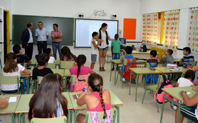 El director general de Universidades e Investigación visita el colegio Vista Alegre en el inicio del curso escolar - 1, Foto 1