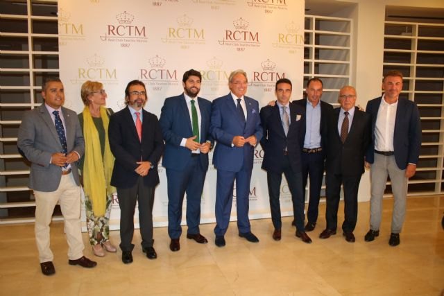 López Miras anima a defender unidos y hacer aún más grande ese tesoro tan nuestro que es la Fiesta de los toros - 1, Foto 1