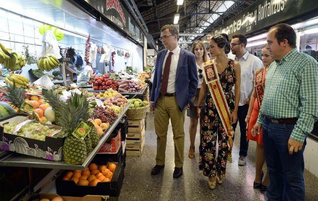 Los jóvenes se ponen el delantal para cocinar los guisos típicos de la Huerta en la plaza de Verónicas - 3, Foto 3