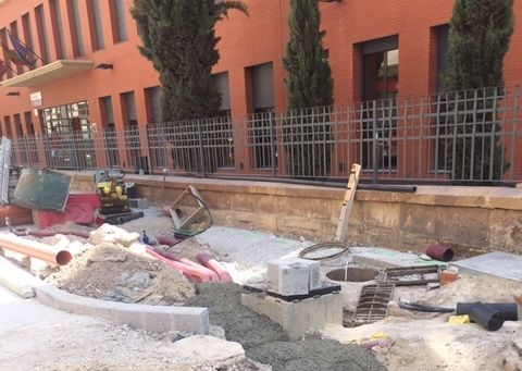 El PSOE reclama más seguridad en las zonas de paso de escolares en Juan Carlos I afectadas por las obras - 2, Foto 2