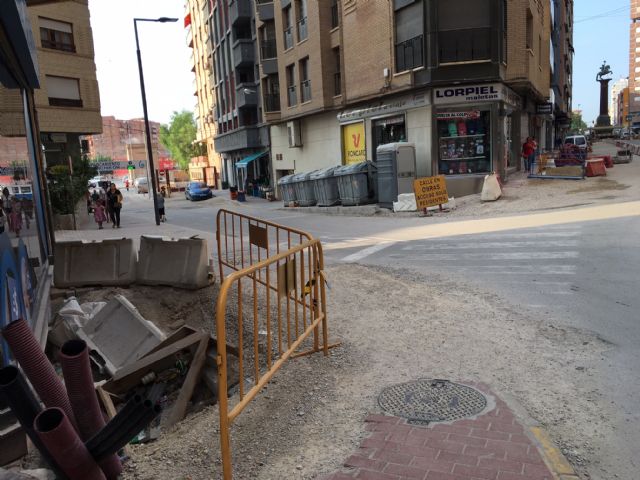 El PSOE reclama más seguridad en las zonas de paso de escolares en Juan Carlos I afectadas por las obras - 3, Foto 3