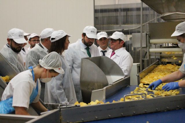 López Miras vista las instalaciones de la empresa de Bullas Patatas Rubio - 1, Foto 1