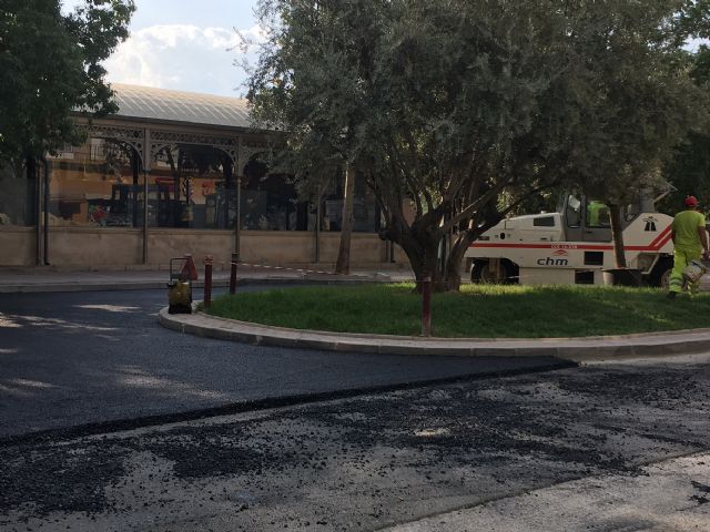 El Ayuntamiento supervisa el asfaltado de las calles próximas a los colegios para que el inicio de curso se desarrolle con normalidad - 1, Foto 1