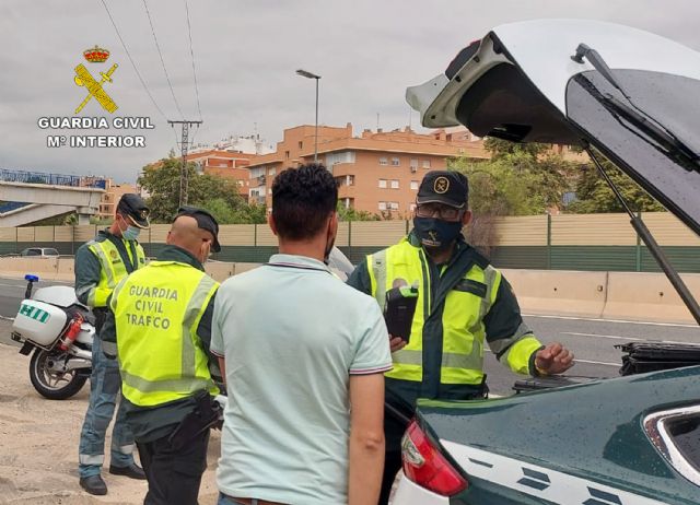 La Guardia Civil investiga al conductor de un camión que cuadruplicaba la tasa máxima de alcohol - 1, Foto 1