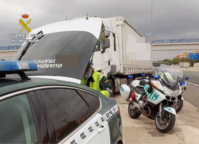 La Guardia Civil investiga al conductor de un camión que cuadruplicaba la tasa máxima de alcohol - 2, Foto 2