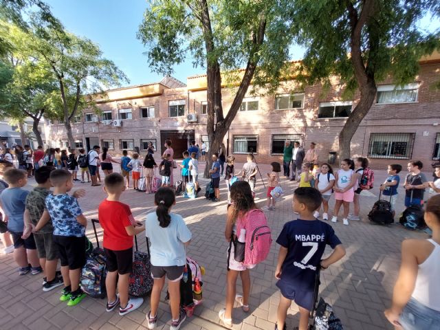 Más de 4.200 alumnos de Infantil, Primaria y Educación Especial comienzan el curso escolar en Alcantarilla - 1, Foto 1