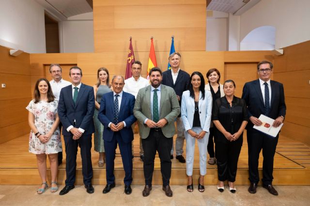 López Miras ratifica su compromiso de presentar una Proposición no de Ley para la Economía Social - 3, Foto 3