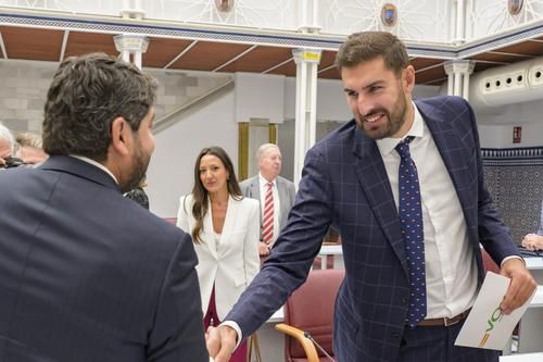 La hipocresía de López Miras condena a la ciudadanía con un pacto de crueldad social descarnada - 1, Foto 1