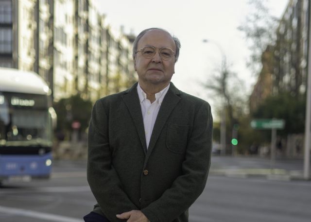 Un experto en comunicación interpersonal propone crear áreas de conversación en la calle para acabar con la incomunicación del móvil - 2, Foto 2