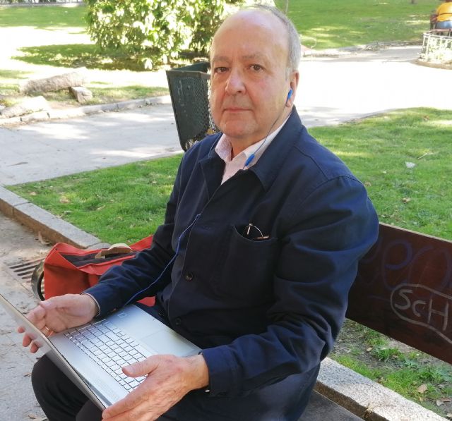 Un experto en comunicación interpersonal propone crear áreas de conversación en la calle para acabar con la incomunicación del móvil - 4, Foto 4