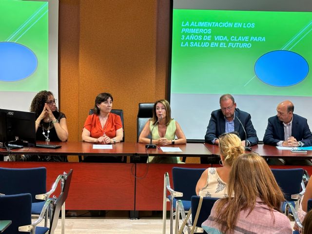 Los trabajadores de las 7 Escuelas Infantiles municipales se forman en salud, alimentación y primeros auxilios para este curso escolar - 2, Foto 2