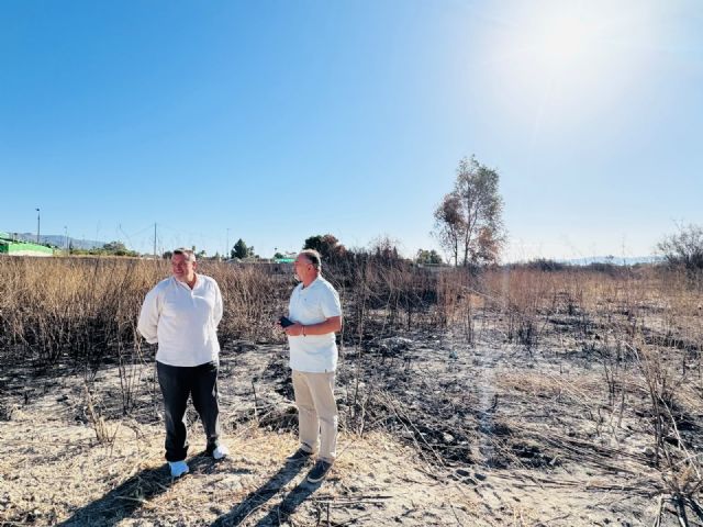 El Gobierno de Lorca reclama a la CHS la limpieza urgente del cauce del rio Guadalentín tras el incendio antes del inicio de la Feria de Lorca - 2, Foto 2