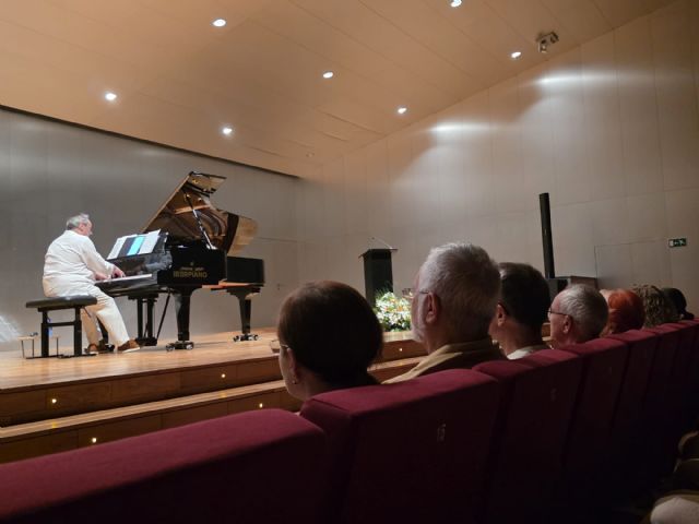 Jorge Gil Zulueta conquista al público de Águilas con un viaje musical entre valses, habaneras y ragtime - 2, Foto 2