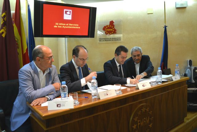 La FMRM firma un convenio de colaboración con el Colegio de Ingenieros de Caminos, Canales y Puertos para la formación de profesionales y técnicos municipales - 2, Foto 2