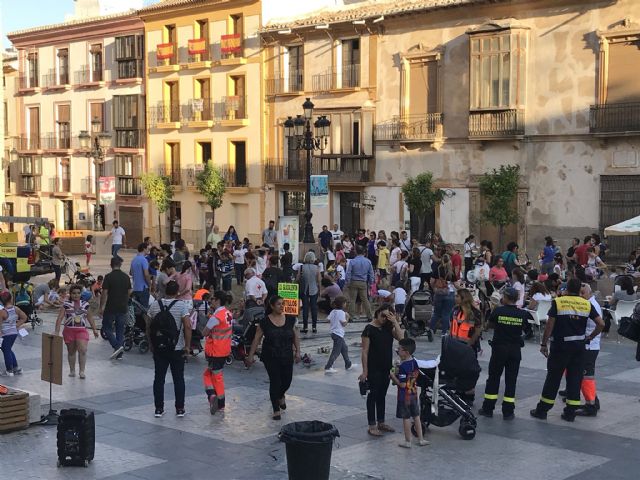 Centenares de peques y mayores se divierten al aire libre con la Jornada de Juegos Populares y castillos de arena de los Juegos - 2, Foto 2