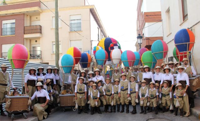 Los chichilones en globo ganan el desfile de carrozas de Puerto Lumbreras - 1, Foto 1