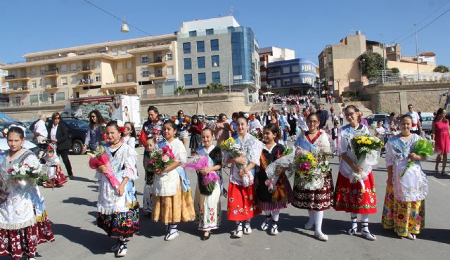 Centenares de lumbrerenses veneran con flores a Nuestra Señora la Virgen del Rosario - 2, Foto 2