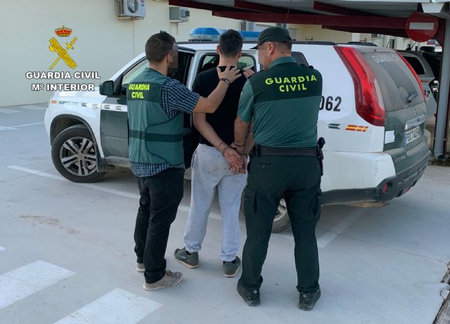 La Guardia Civil detiene/investiga a un padre y a su hijo por robar en viviendas de Torre Pacheco - 1, Foto 1