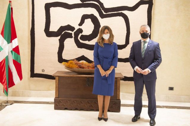 La ministra Yolanda Díaz refuerza la cooperación con Euskadi en la protección de las empresas y las personas trabajadoras - 1, Foto 1