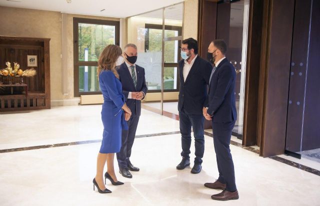 La ministra Yolanda Díaz refuerza la cooperación con Euskadi en la protección de las empresas y las personas trabajadoras - 2, Foto 2