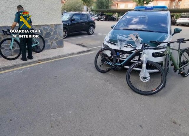 La Guardia Civil desmantela una organización criminal que distribuyó en la Región bicicletas eléctricas robadas en Madrid - 4, Foto 4