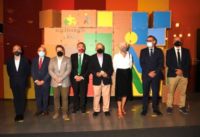 La solidaridad y fortaleza de la sociedad murciana, galardonada por la ONCE - 2, Foto 2