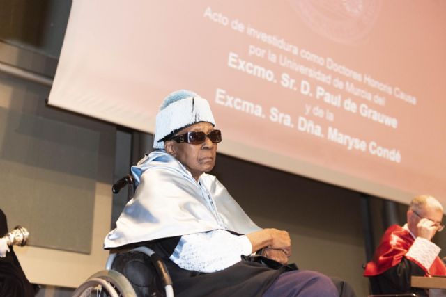 El economista Paul de Grauwe y la escritora Maryse Condé entran en el cuadro de honor de la Universidad de Murcia - 2, Foto 2