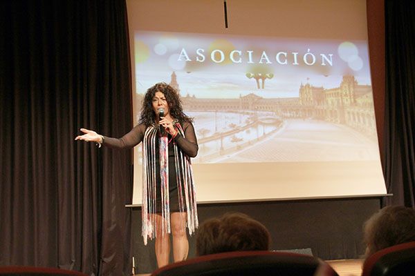 Con este espectáculo de canciones por la Asociación de Aires de coplas mimamos a ese público que nos demanda copla en Sevilla - 1, Foto 1