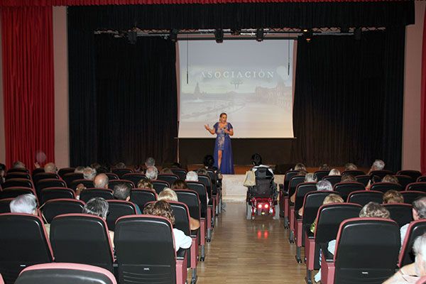 Con este espectáculo de canciones por la Asociación de Aires de coplas mimamos a ese público que nos demanda copla en Sevilla - 4, Foto 4