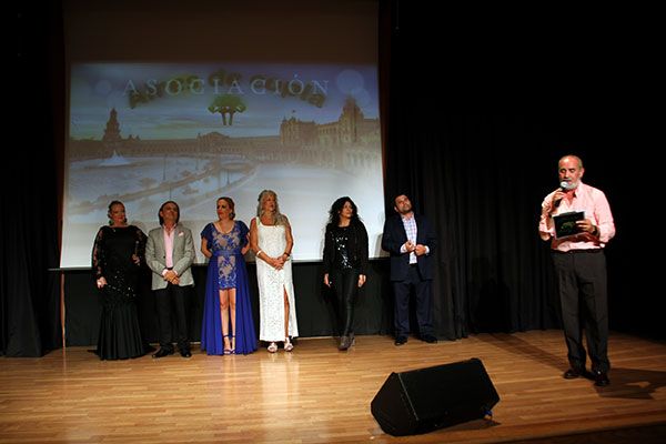 Con este espectáculo de canciones por la Asociación de Aires de coplas mimamos a ese público que nos demanda copla en Sevilla - 5, Foto 5