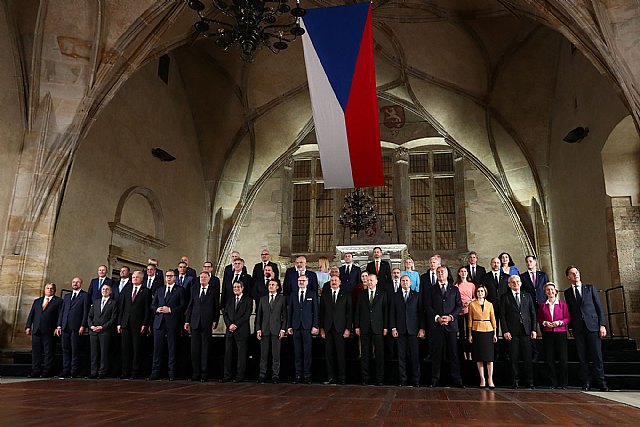 Pedro Sánchez subraya el importante mensaje de unidad que envía la reunión de 44 líderes cuando la guerra contra un país europeo nos afecta a todos - 2, Foto 2