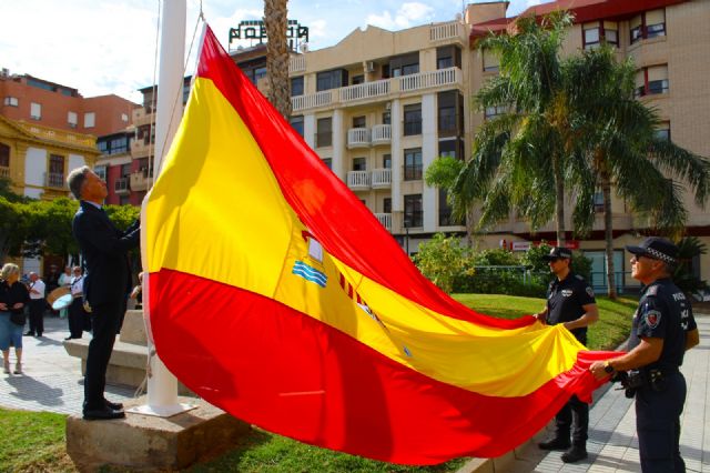 La Plaza de Colón acoge el viernes el tradicional homenaje a la bandera de España con motivo de la Fiesta Nacional - 3, Foto 3