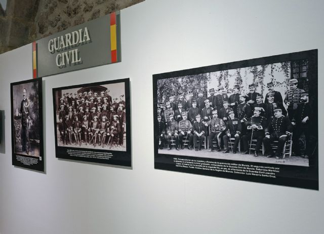 La Guardia Civil inaugura en Murcia la exposición de fotografía 'La Guardia Civil en el siglo XIX, de su fundación al desastre del 98' - 3, Foto 3