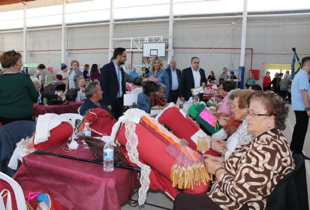 Cerca de 300 bolilleras se reunieron en el XIV Encuentro de Bolillo de Alumbres - 1, Foto 1
