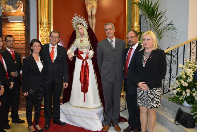 La Cofradía del Apóstol Santiago presentó ayer la nueva imagen de la Virgen de la Amargura - 1, Foto 1